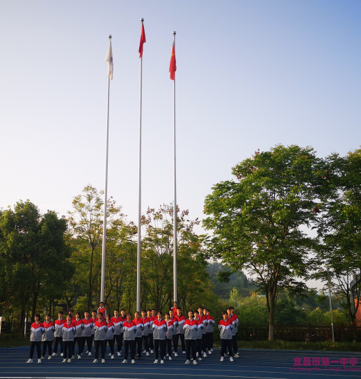 【国旗下讲话】青春在奋斗中闪光