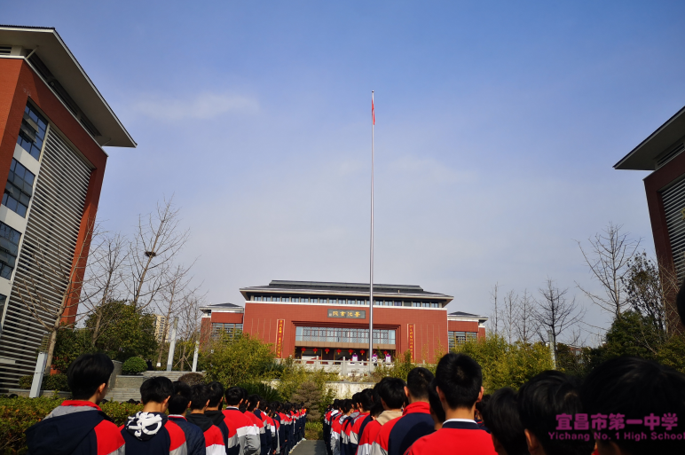 【国旗下讲话】缅怀先烈，致敬英雄