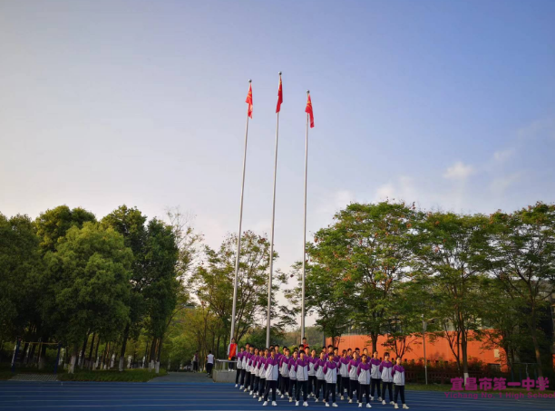 【国旗下讲话】阅读点亮智慧,书香润泽心灵