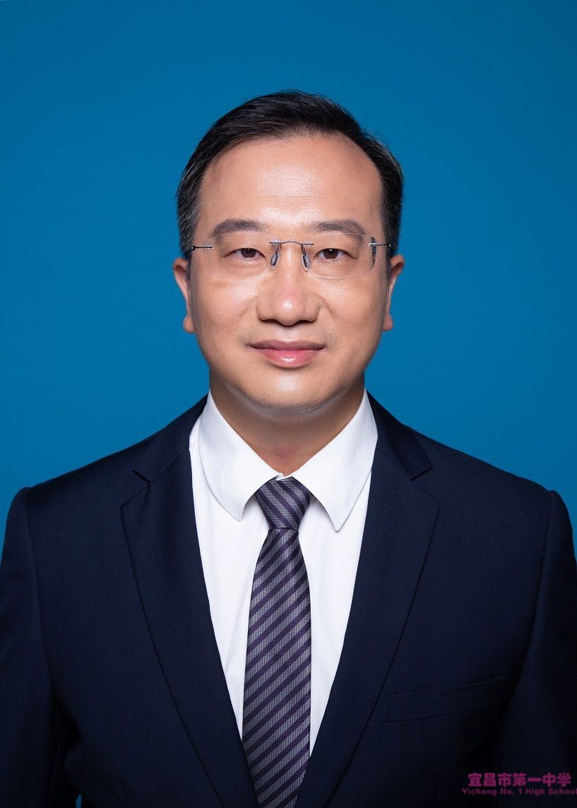 党委委员、工会主席黄文坚老师简介